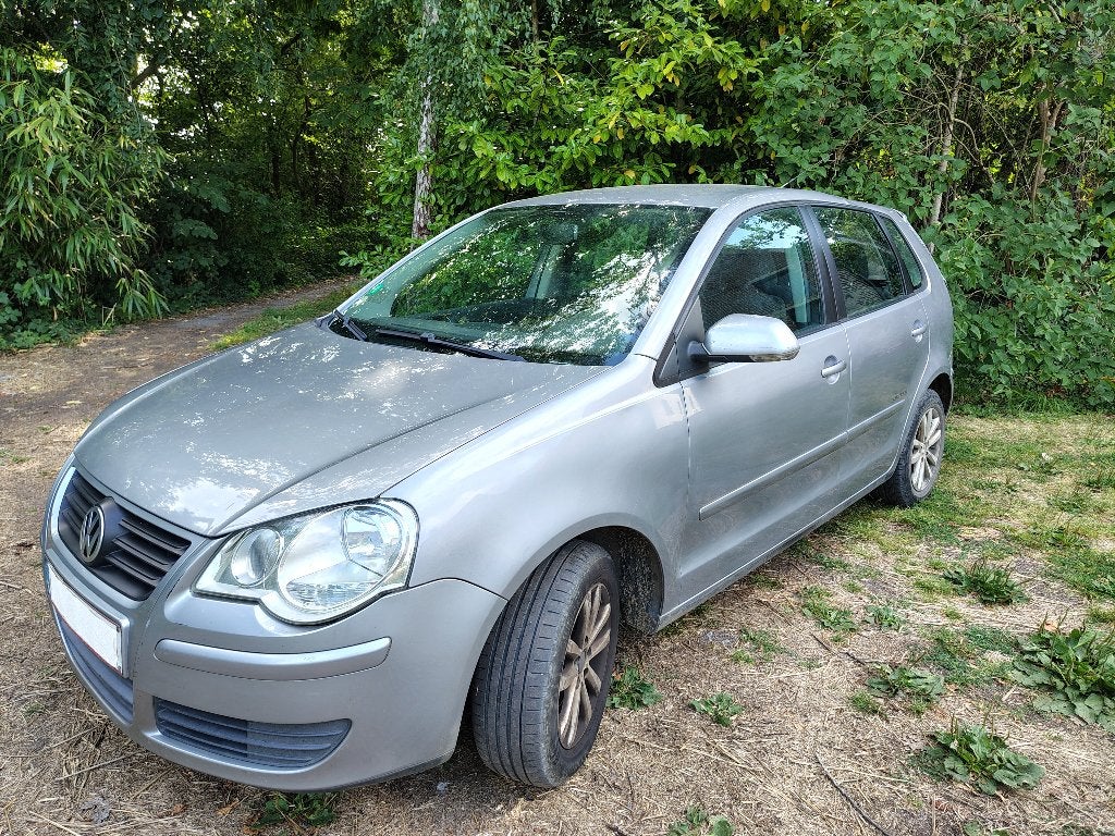 Polo diesel, Autos, Volkswagen, Argent ou Gris, Achat, Radio, Boîte manuelle