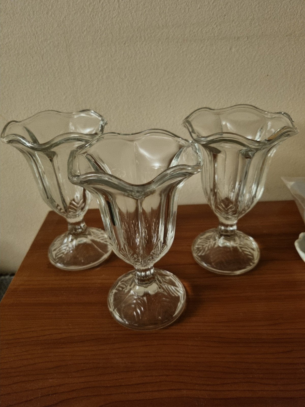 3 Coupes à  glace Fidenza tulipe verre épais 16 cm, Maison & Meubles, Cuisine | Vaisselle, Enlèvement ou Envoi, Verre, Utilisé