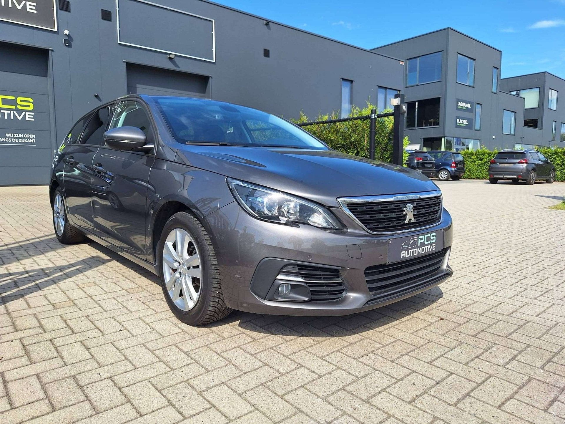 Peugeot 308 1e Eigenaar / 2017 / 1.2 Benzine / euro 6b / 12, Argent ou Gris, Achat, Euro 6, Entreprise