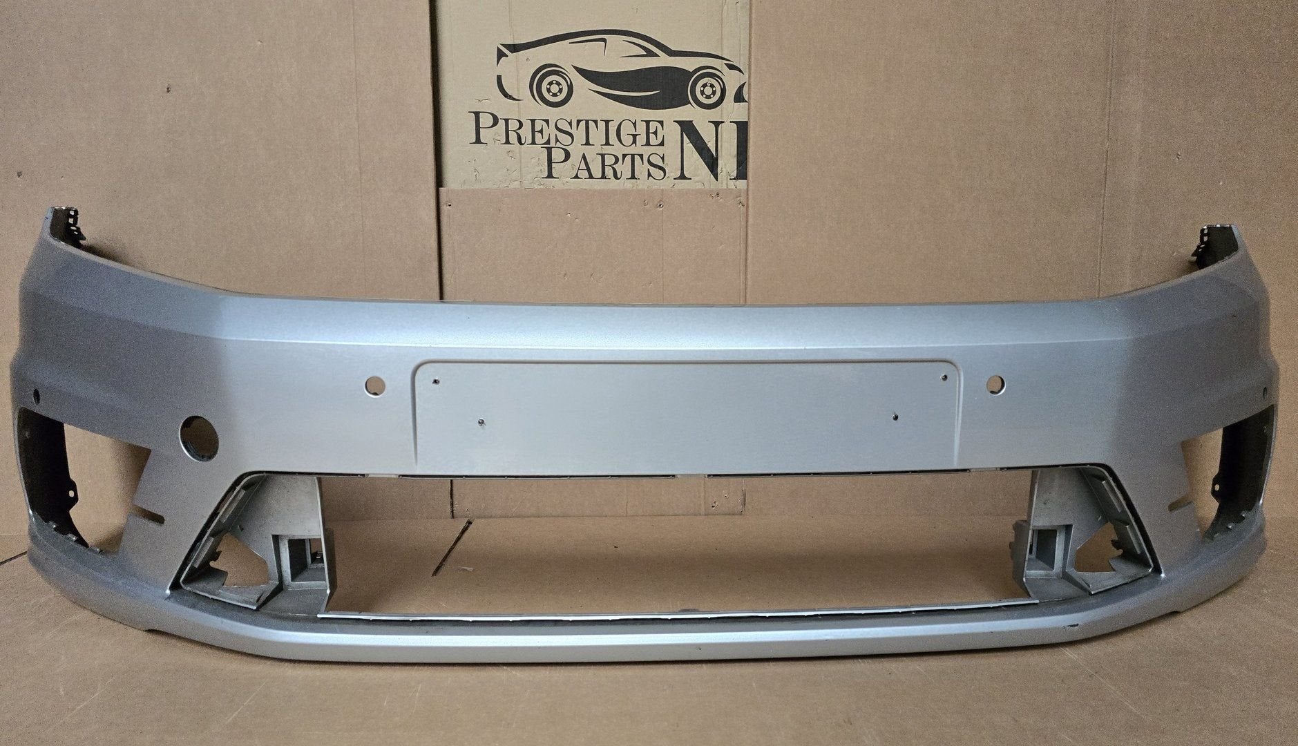 Voorbumper VW Caddy IV 2K5 Highline 6xPDC ORGINEEL BUMPER, Gebruikt, -, Voor, Ophalen of Verzenden