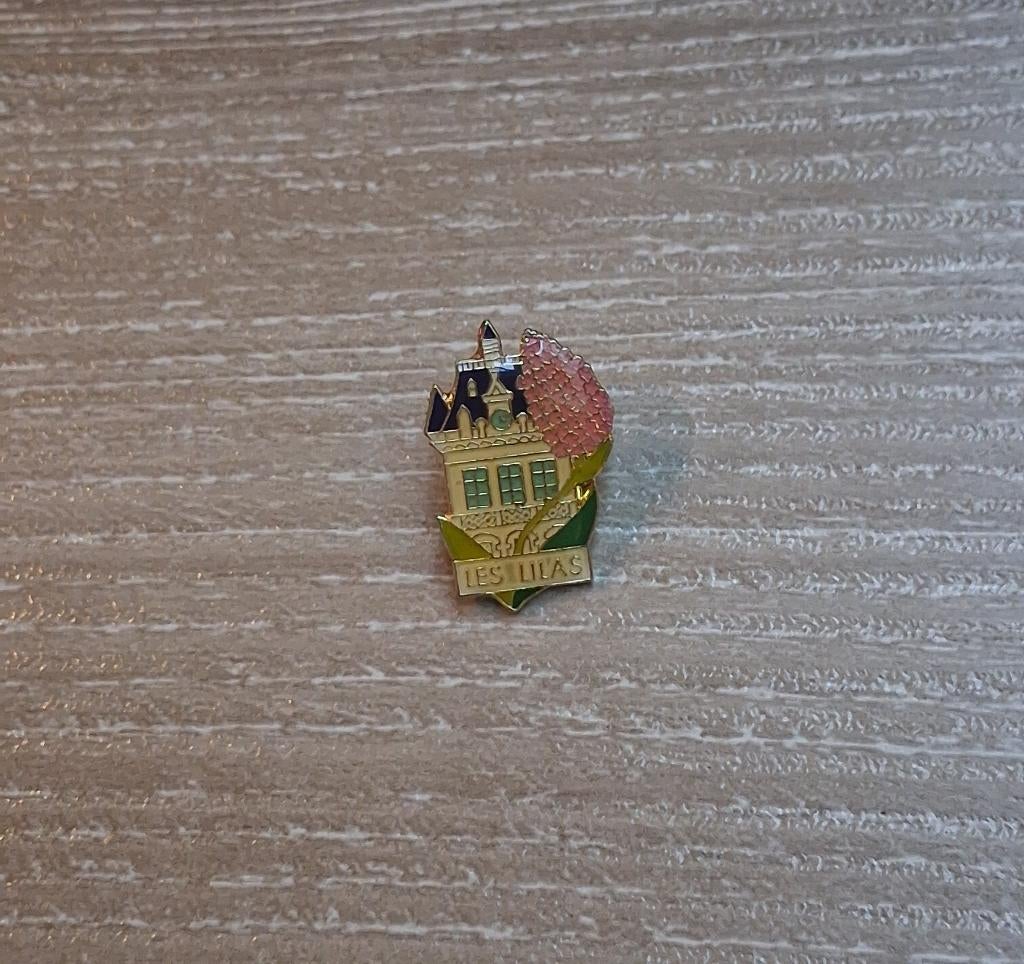 PIN - LES LILAS - FRANCE - FRANKRIJK, Envoi, Utilisé, Ville ou Campagne, Insigne ou Pin's