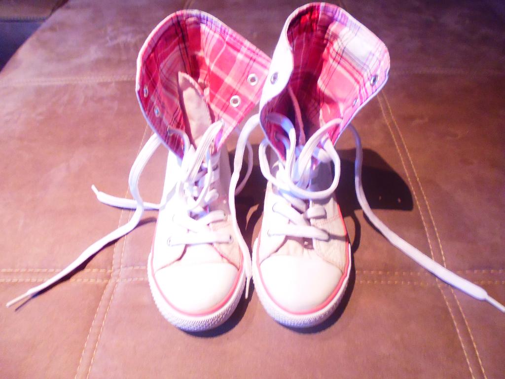witte loopsloefen m33, Enfants & Bébés, Vêtements enfant | Chaussures & Chaussettes, Enlèvement ou Envoi