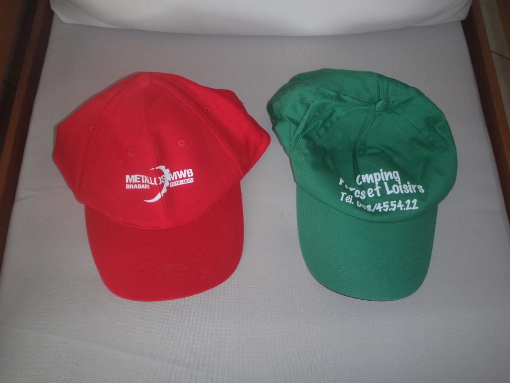 1 set van 2 capsules, Kleding | Heren, Hoeden en Petten, Nieuw, Pet, One size fits all, Ophalen of Verzenden