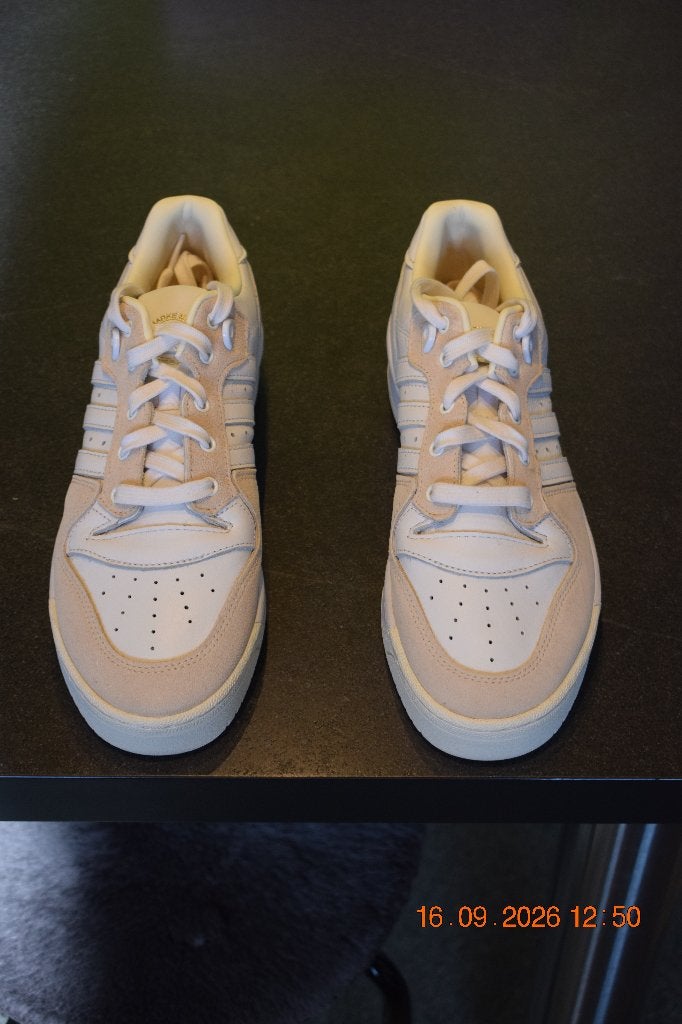 adidas sneakers, Wit, Nieuw, Ophalen of Verzenden, Adidas