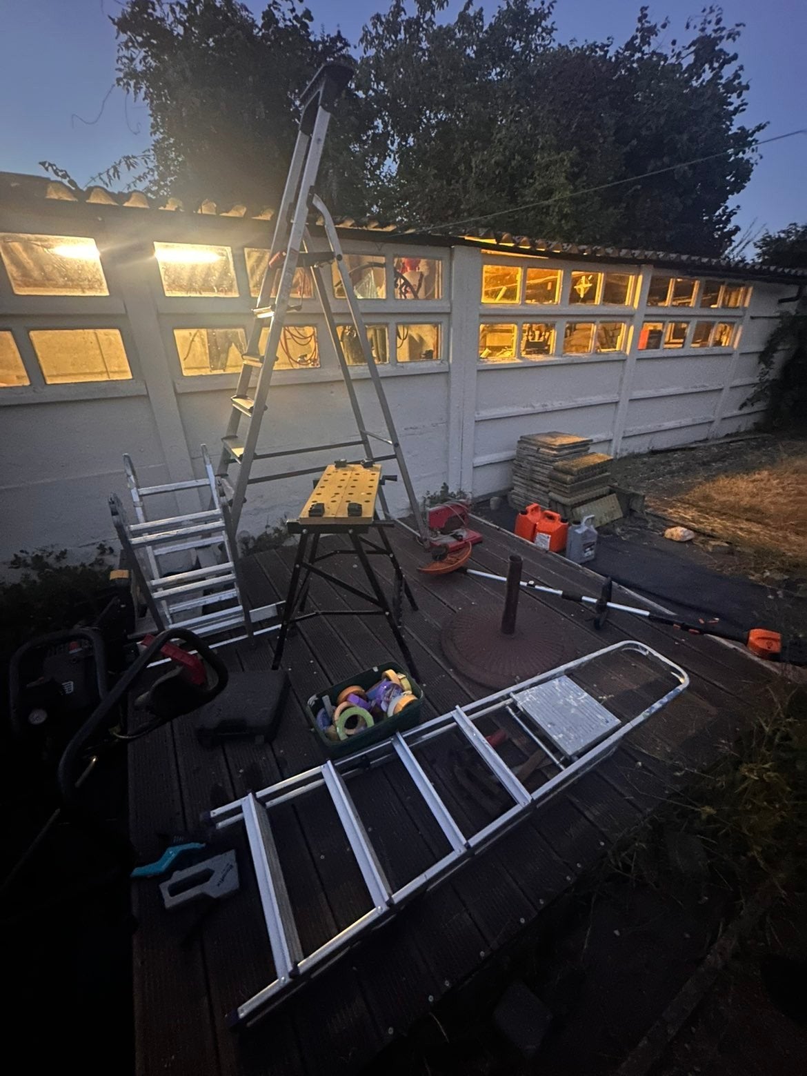 materiaalen en spullen, Enlèvement