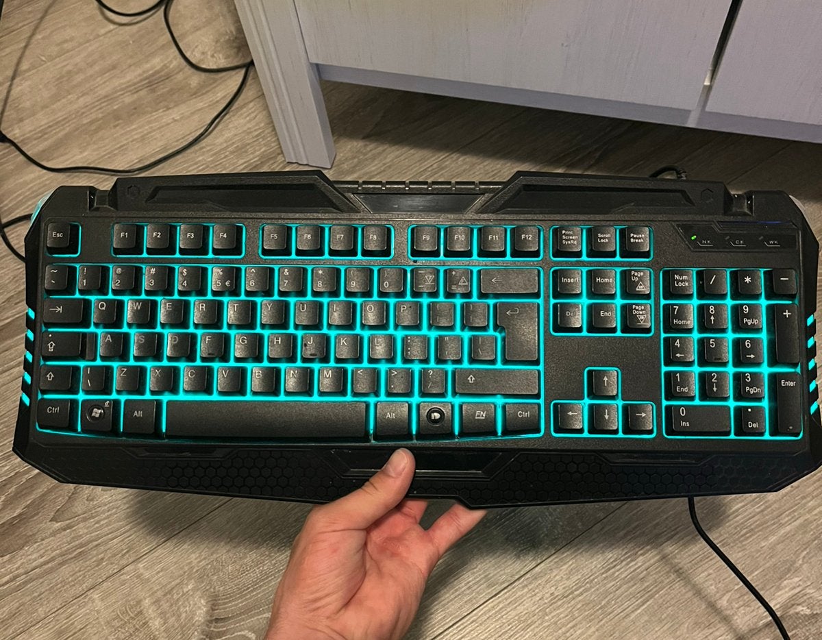 Clavier de jeu Qwerty avec lumières, Informatique & Logiciels, Claviers, Enlèvement ou Envoi, Qwerty, Comme neuf, Clavier gamer