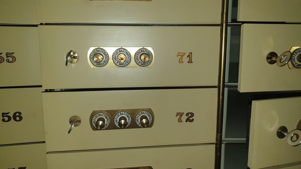 BRANDKOFFERS BANKKLUISJES Belfius, Ophalen, Zo goed als nieuw, Brandkast