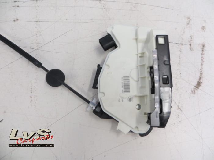 Deurslot Mechaniek 4Deurs links-achter van een Volkswagen Ti, Gebruikt, -, Volkswagen, -