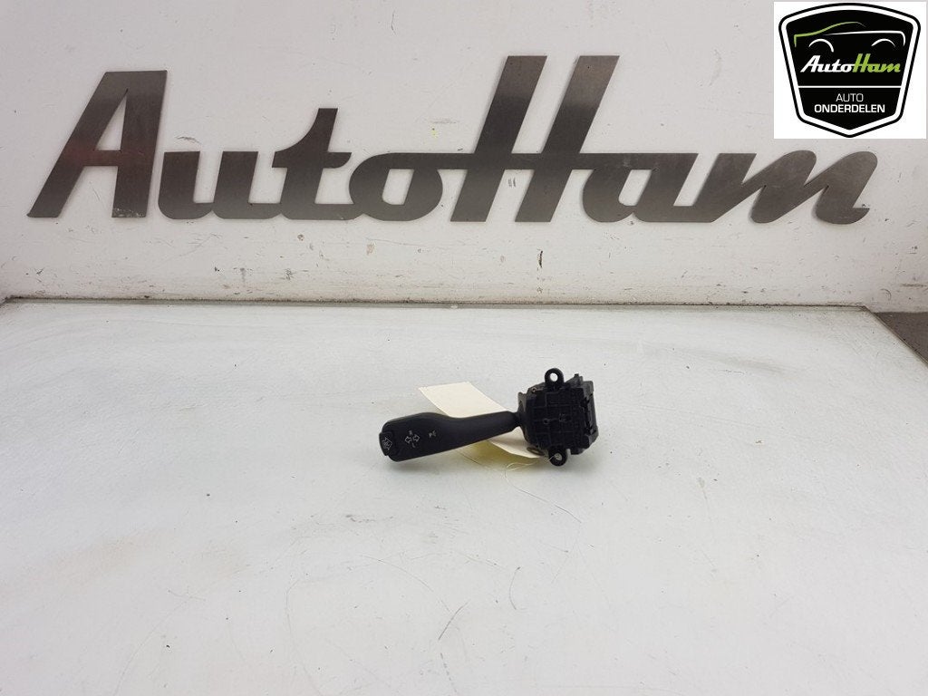 COMMUTATEUR CLIGNOTANT BMW 5 serie Touring (E39), Utilisé, BMW, Petuelring 130
80809  München, DE, Bayerische Motoren Werke AG