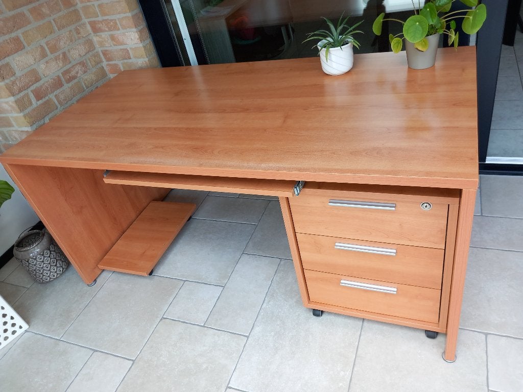 bureau, Ophalen, Met lades, 160 cm, Gebruikt