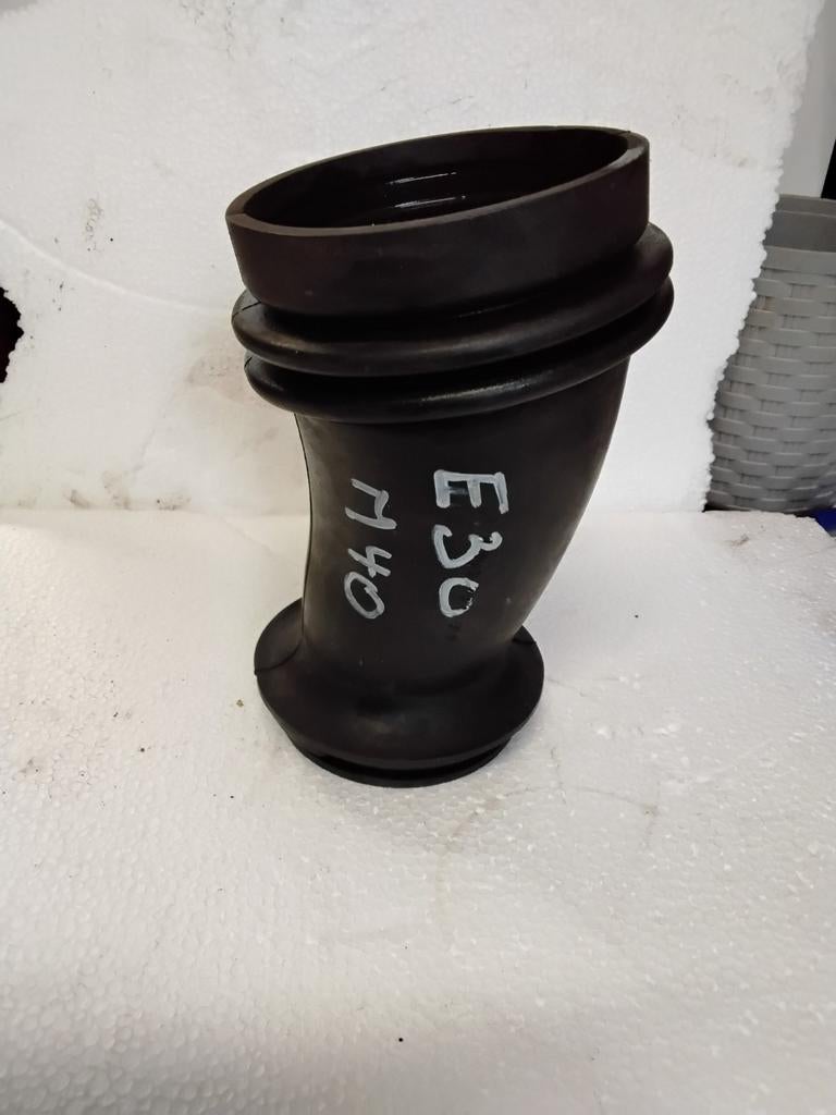 Durite de sortie boite a air BMW E30 316/318 I M40, Enlèvement ou Envoi