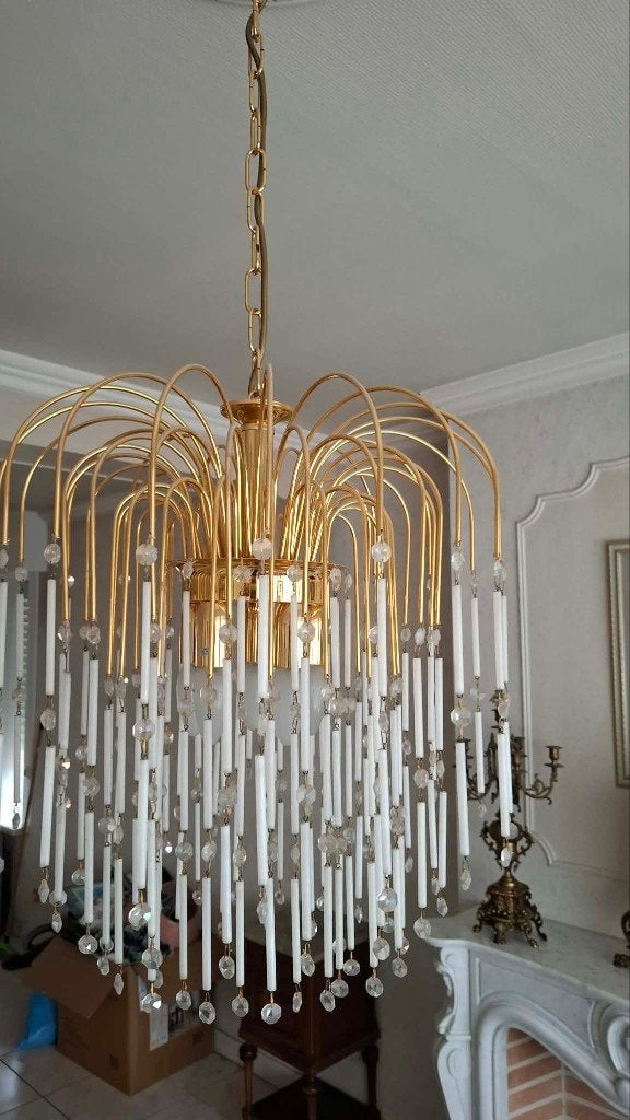 Elegante gouden kroonluchter met kristallen hangers, Ophalen, Gebruikt, Metaal