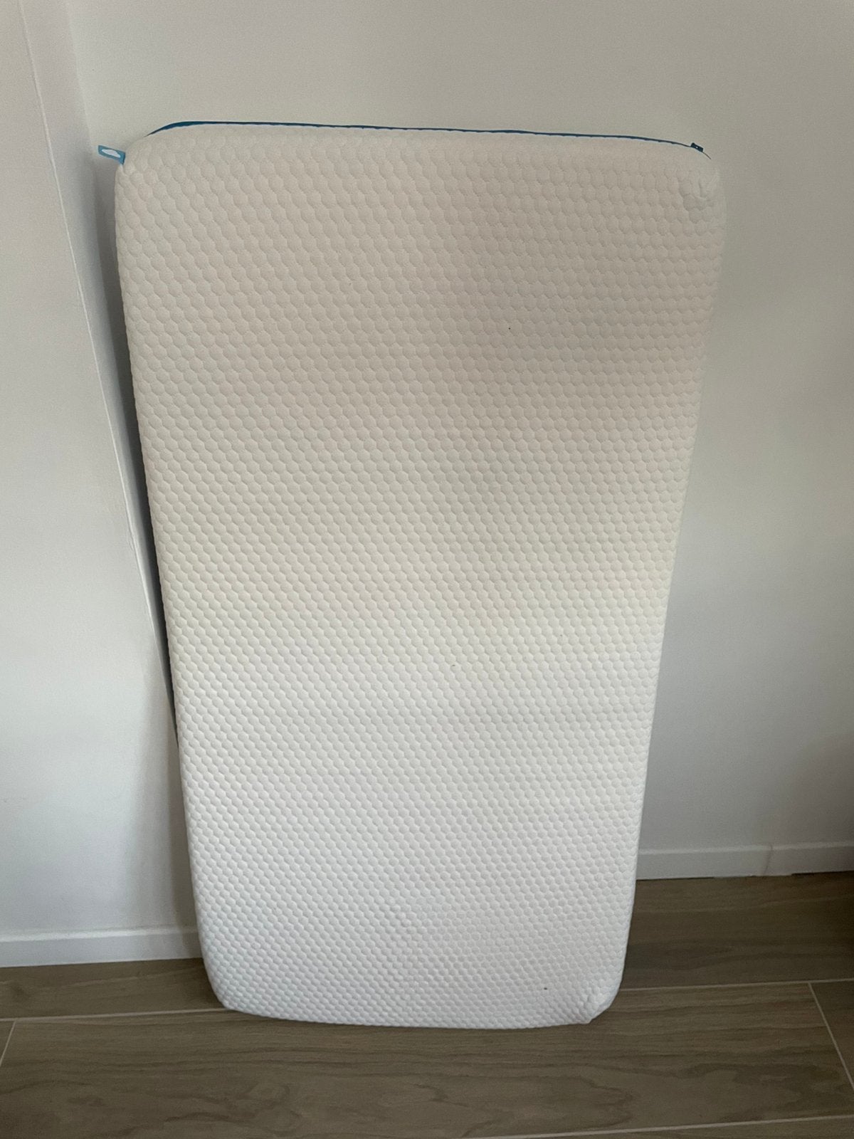 Matelas et housse aéro-sleep, Enlèvement, Comme neuf, Matelas
