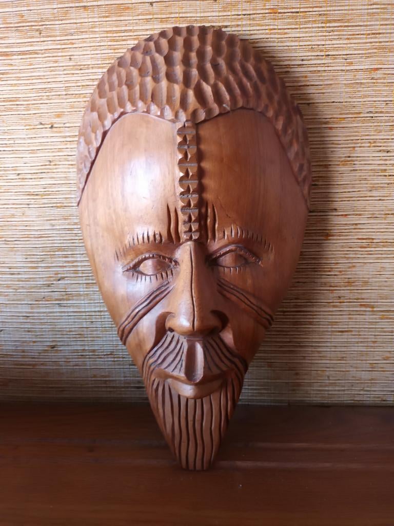 Afrikaans masker., Ophalen