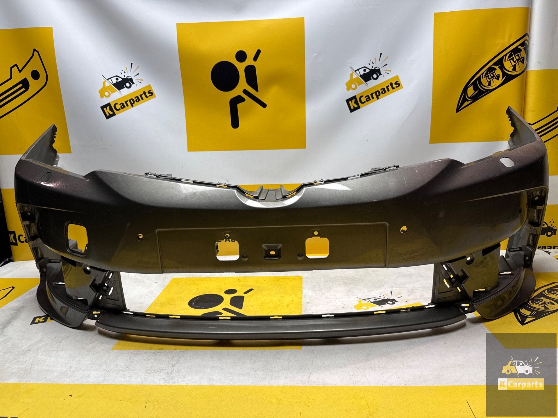 Toyota Corolla VOORBUMPER KLS PDC E160 E170 52119-02F30, Info@fabrikant.eu, Toyota, Bumper, Fabrikant BV