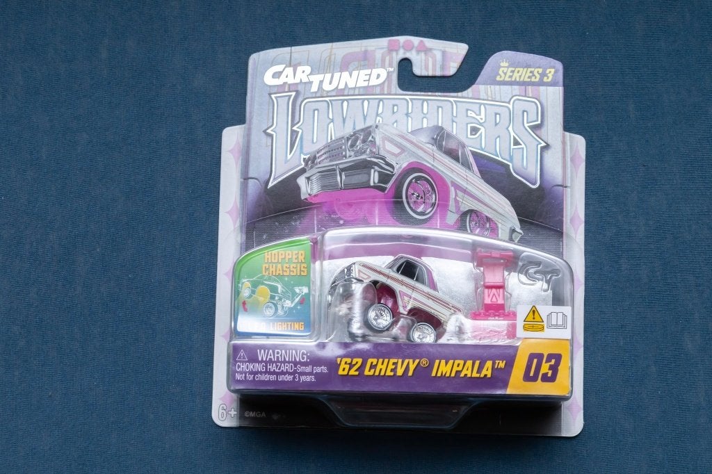 MGA CarTuned 62 Chevy Impala ( Lowriders ), Hobby & Loisirs créatifs, Voitures miniatures | Échelles Autre, Enlèvement ou Envoi