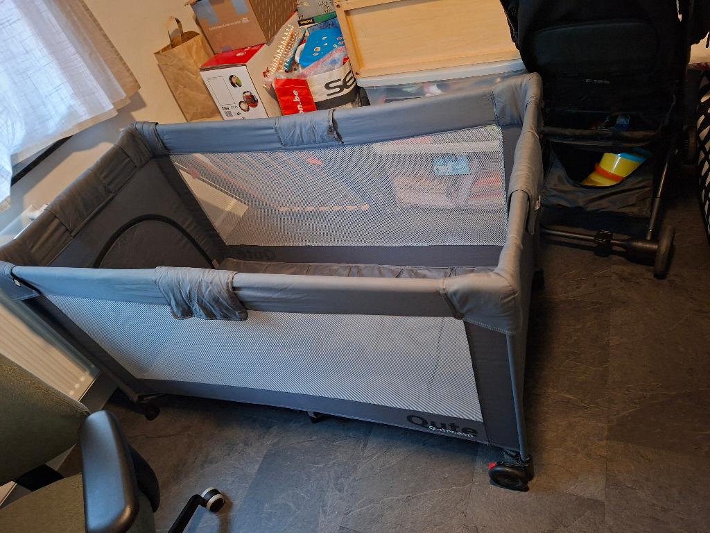 Campingbed qute q deam, Kinderen en Baby's, Ophalen, Zo goed als nieuw, Reisbedje