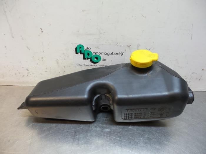 Réservoir lave-glace avant d'un Dacia Logan (Logan 2 14-), Dacia, -, 3 mois de garantie, Utilisé