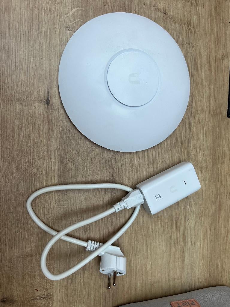 Ubiquiti UniFi AP AC Pro + PoE injector, Enlèvement ou Envoi, Utilisé, Ubiquiti