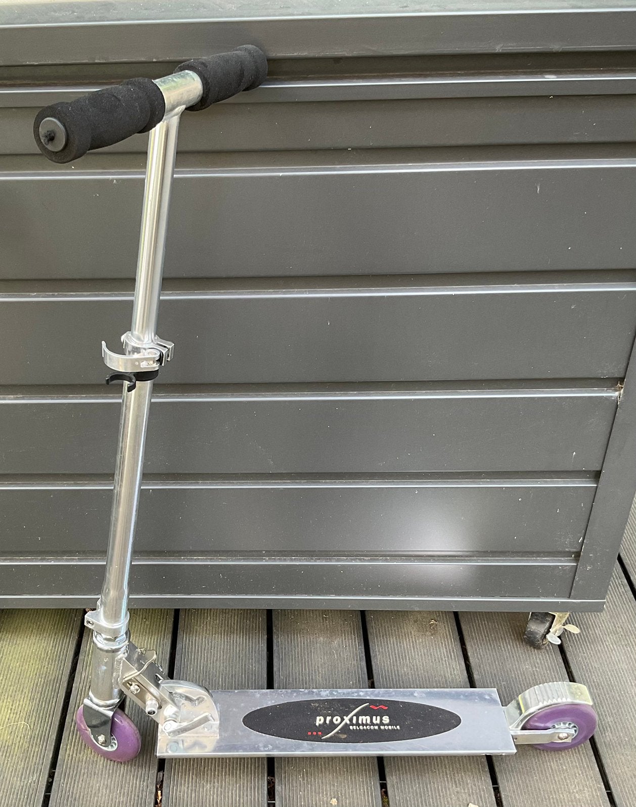 Handige aluminium plooistep/autoped (Retro Proximus editie), Ophalen, Zo goed als nieuw