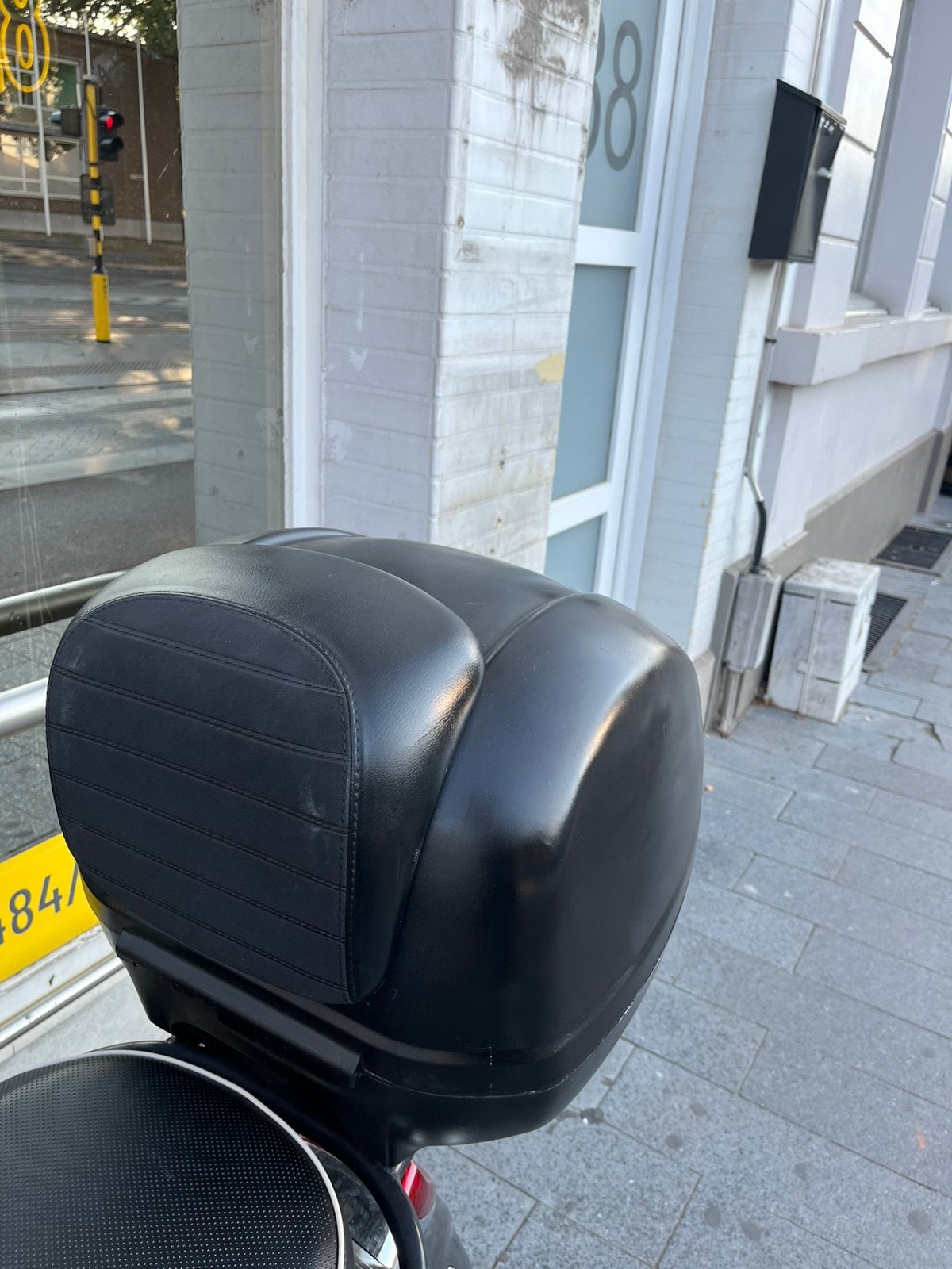 Vespa topkoffer, Fietsen en Brommers, Ophalen, Zo goed als nieuw