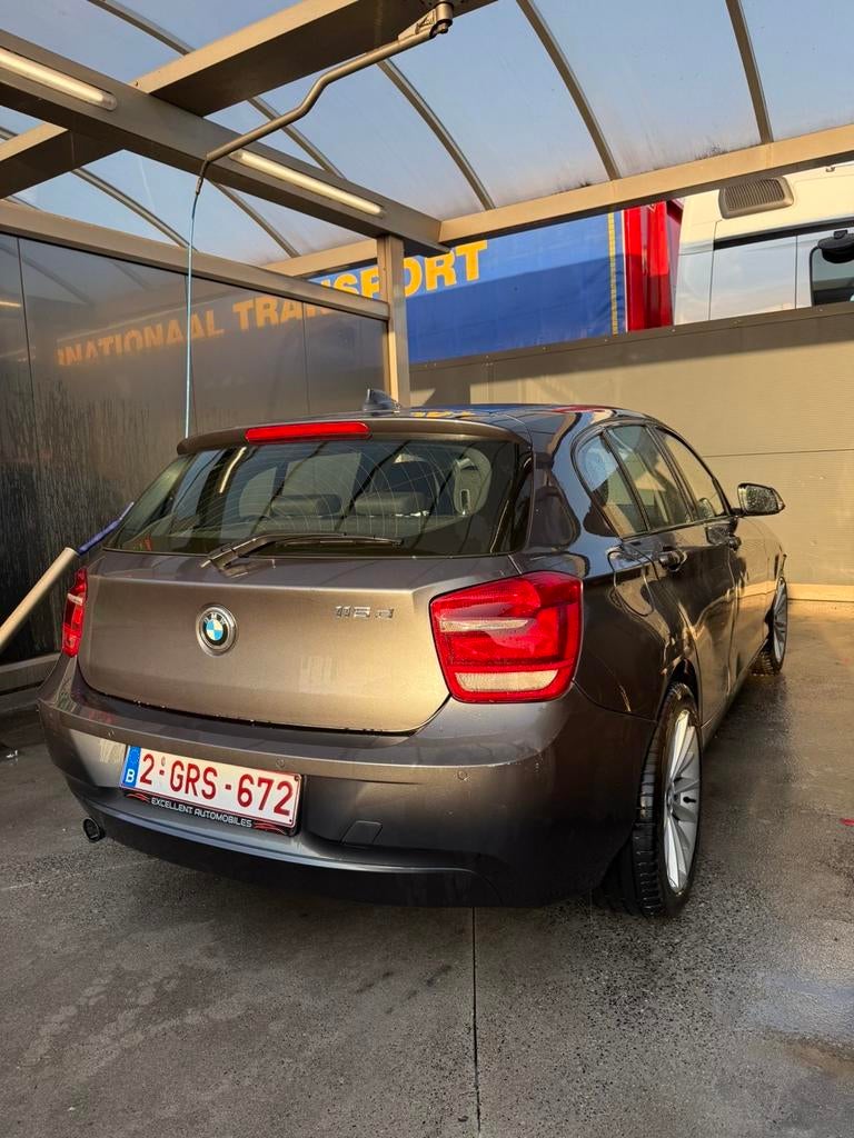 BMW 116D BOITE AUTO, Auto's, BMW, Particulier, 1 Reeks, Boordcomputer, Diesel, Euro 5, Automaat, Ophalen