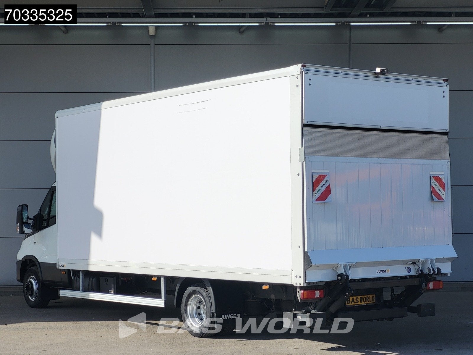 Iveco Daily 72C21 3.0L Automaat 1000KG Laadklep Dubbellucht, Auto's, Stof, Gebruikt, Euro 6, 4 cilinders