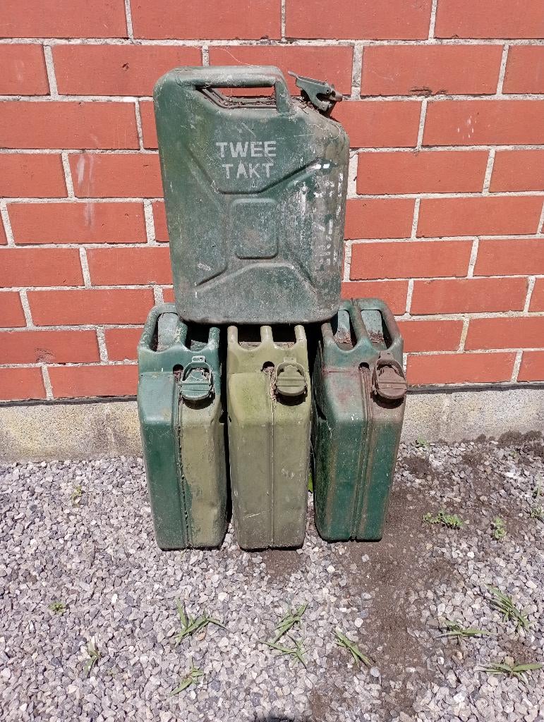 metalen jerrycans, Ophalen