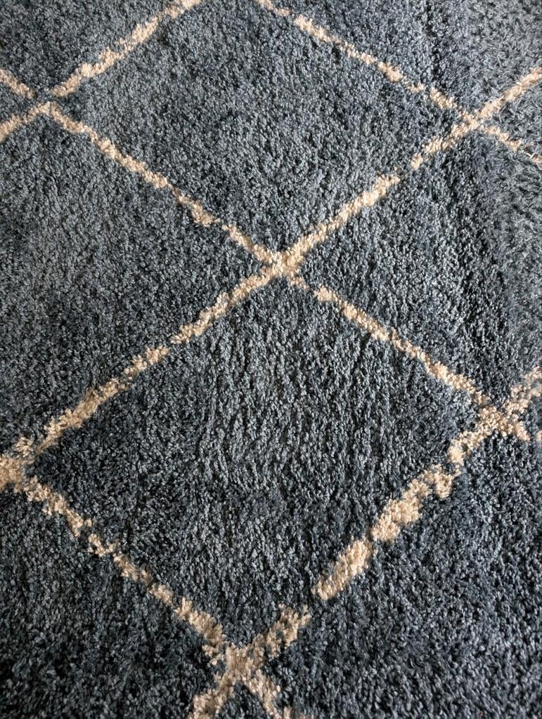Tapis bleu à motifs losange, Huis en Inrichting, Stoffering | Tapijten en Vloerkleden, Ophalen, Blauw