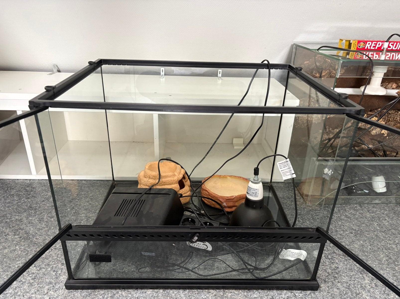 ExoTerra terrarium 65x45x45 +accessoires, Dieren en Toebehoren, Ophalen, Zo goed als nieuw, Verlichting