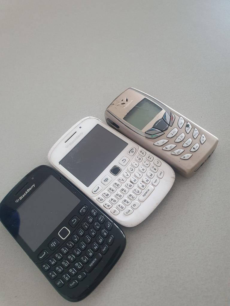 3 Tilifon 2 blackberry 1 nokia, Telecommunicatie, Mobiele telefoons | Nokia, Ophalen