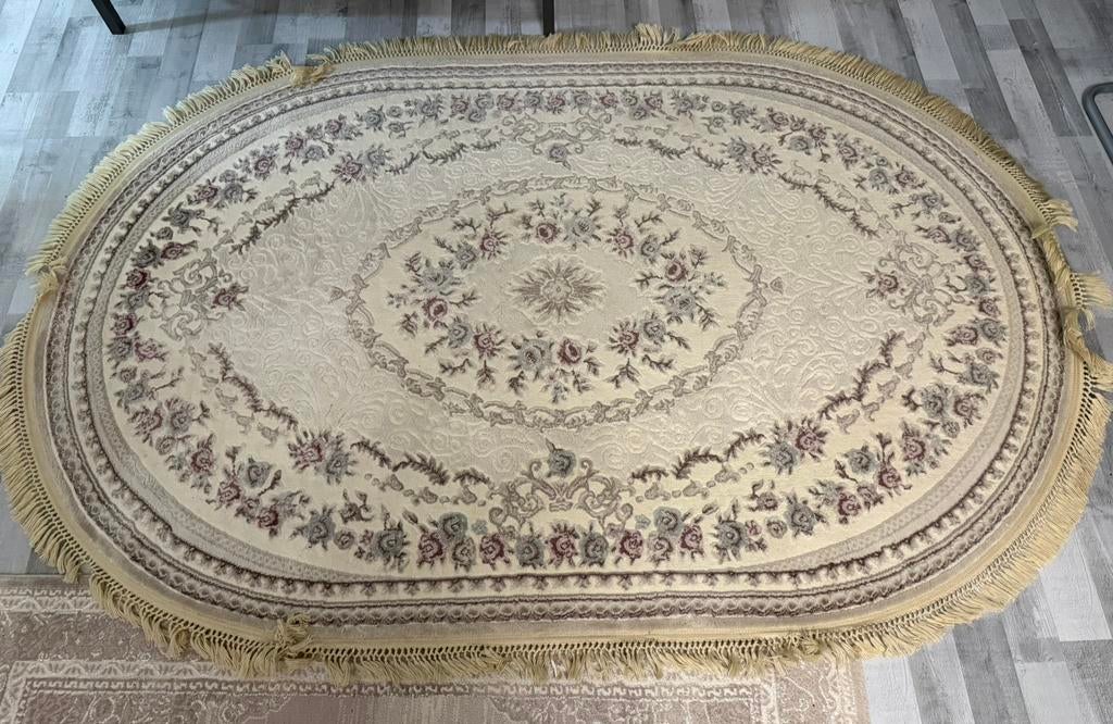 Tapis fleur, Enlèvement, Utilisé, Crème