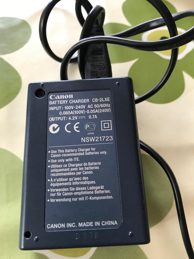 Canon battery charger en batterij., Audio, Tv en Foto, Opladers, Ophalen of Verzenden, Zo goed als nieuw