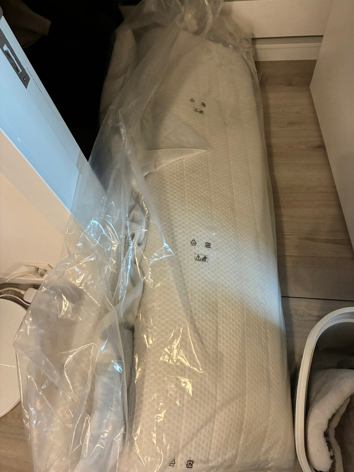 Ikea Nisseholm memory foam top matras 140 x 200, Ophalen, Zo goed als nieuw, Matras