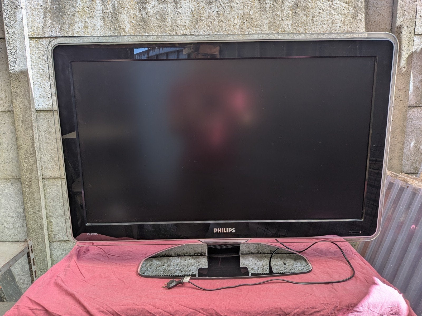 Philips 37" (94 cm) Ambilight TV met afstandsbediening, Ophalen, Philips, 80 tot 100 cm, Gebruikt