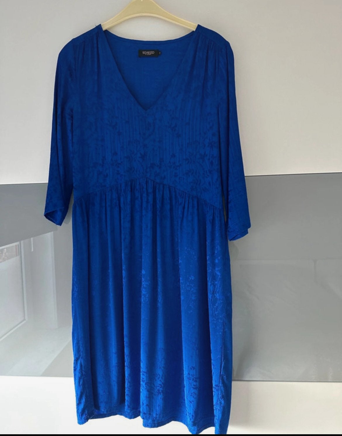 Robe bleu cobalt - marque de mode danoise Soaked in Luxury, Vêtements | Femmes, Robes, Enlèvement ou Envoi, Neuf