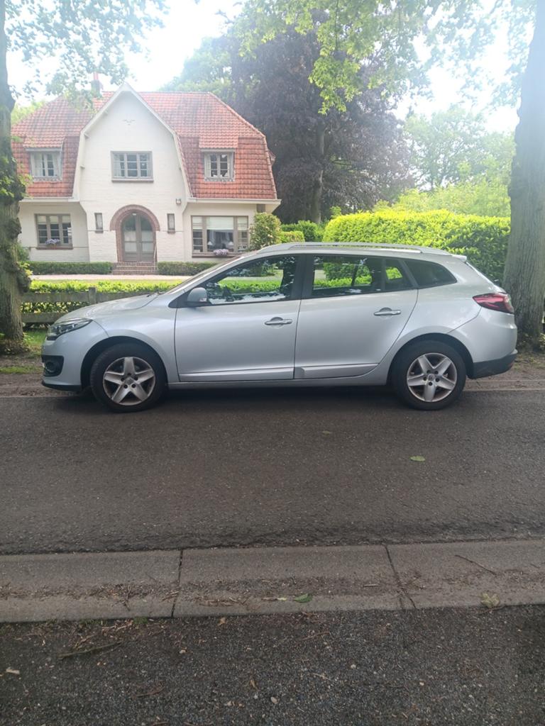 Renault megane. 2016, benzine, start en rijdt perfect., Euro 6, Particulier, Te koop, Benzine