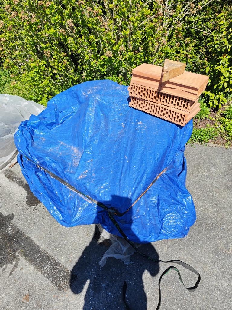 Lijmblokken 10cm dikte. +- 3m2 gratis!, Doe-het-zelf en Bouw, Metselstenen, Ophalen