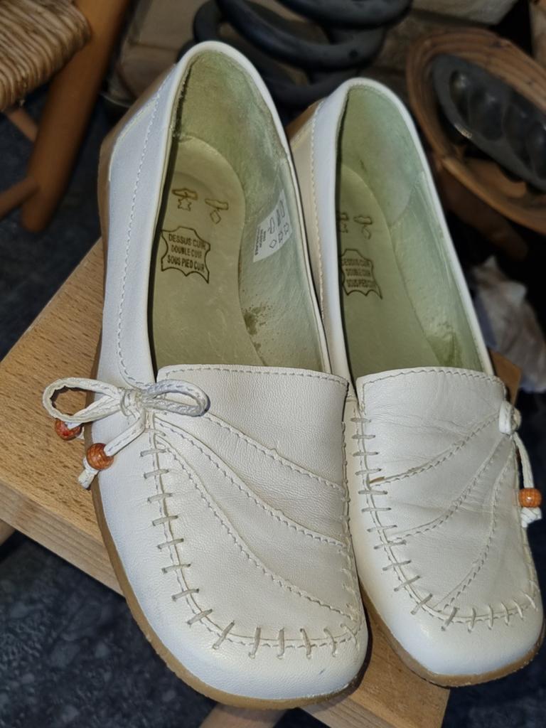 Mocassins blancs été cuir comme neufs 38, Kleding | Dames, Schoenen, Wit, Zo goed als nieuw, Ballerina's, Ophalen of Verzenden