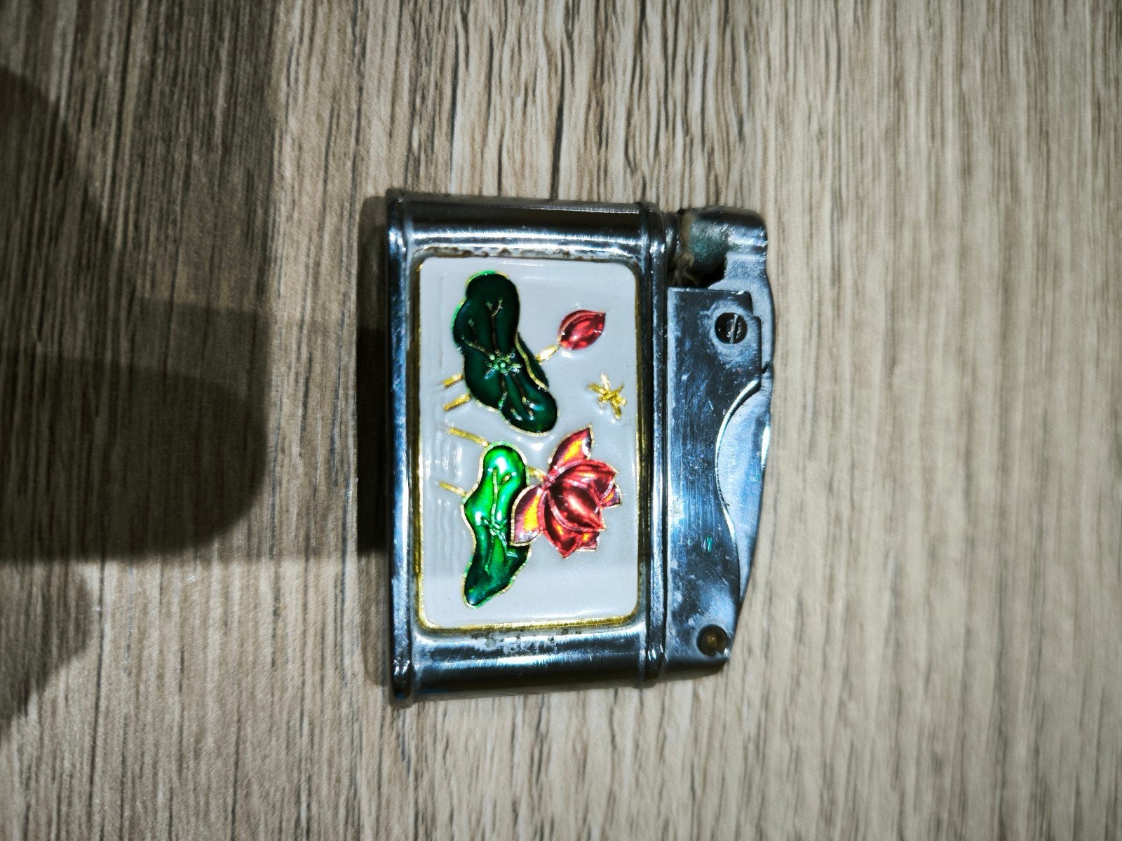 Briquet vintage SUNFLOWER automatique – Décor émaillé Lotus, Collections, Articles de fumeurs, Briquets & Boîtes d'allumettes