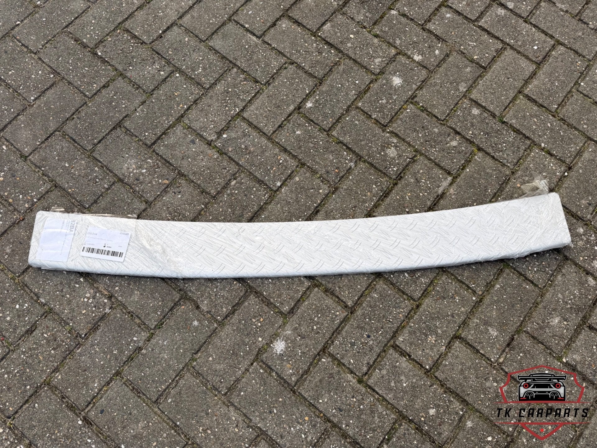 Plaque de seuil de pare-chocs arri re Vivaro Expert Jumpy Pr, Autos : Pièces & Accessoires, Stellantis N.V., Peugeot, Neuf, Taurusavenue 1
2132 LS  Hoofddorp, NL