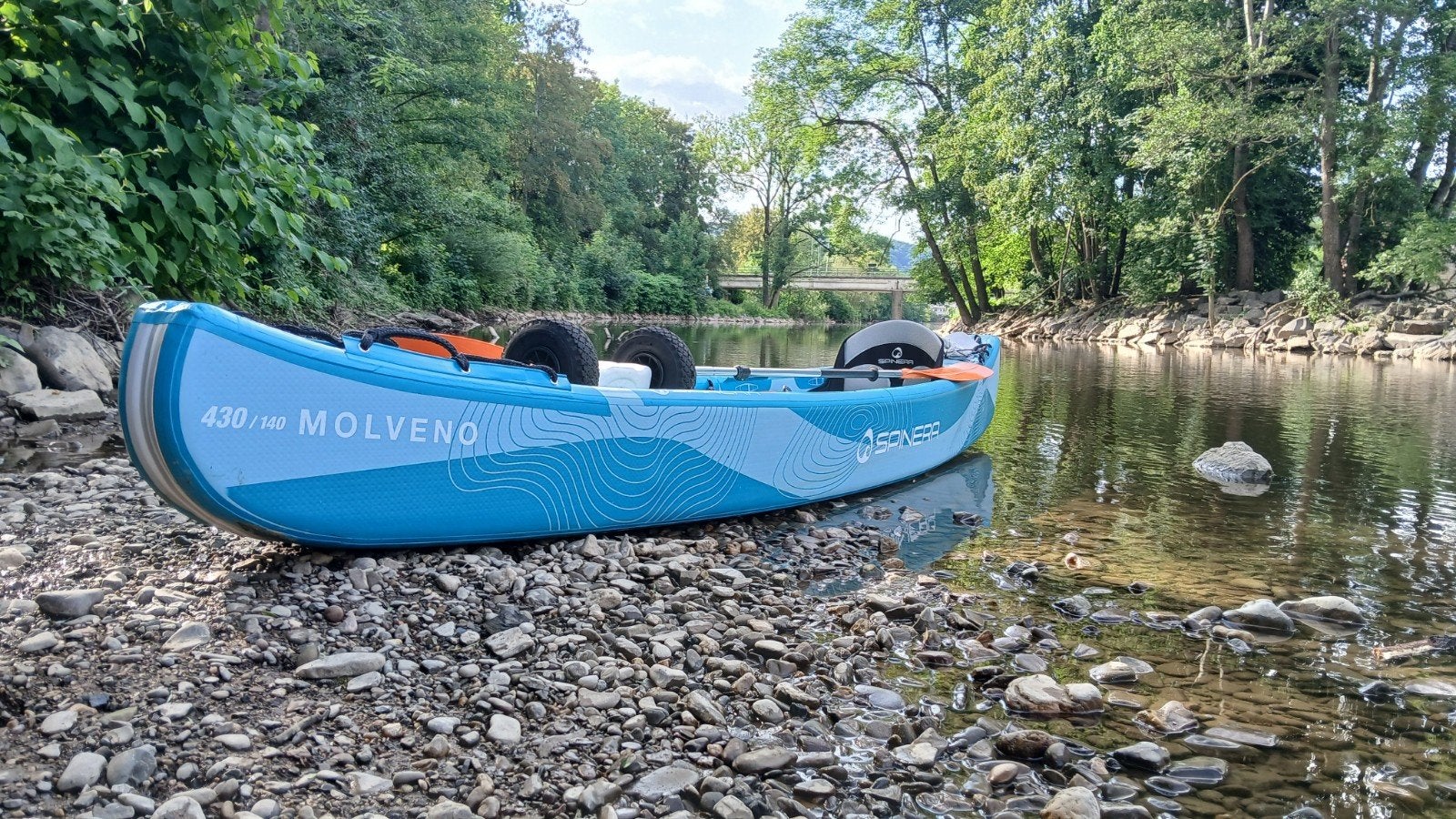 Canoé 4,3m 2places hte pression complet strict neuf gar 20mo, Sports nautiques & Bateaux, Canoës, Enlèvement
