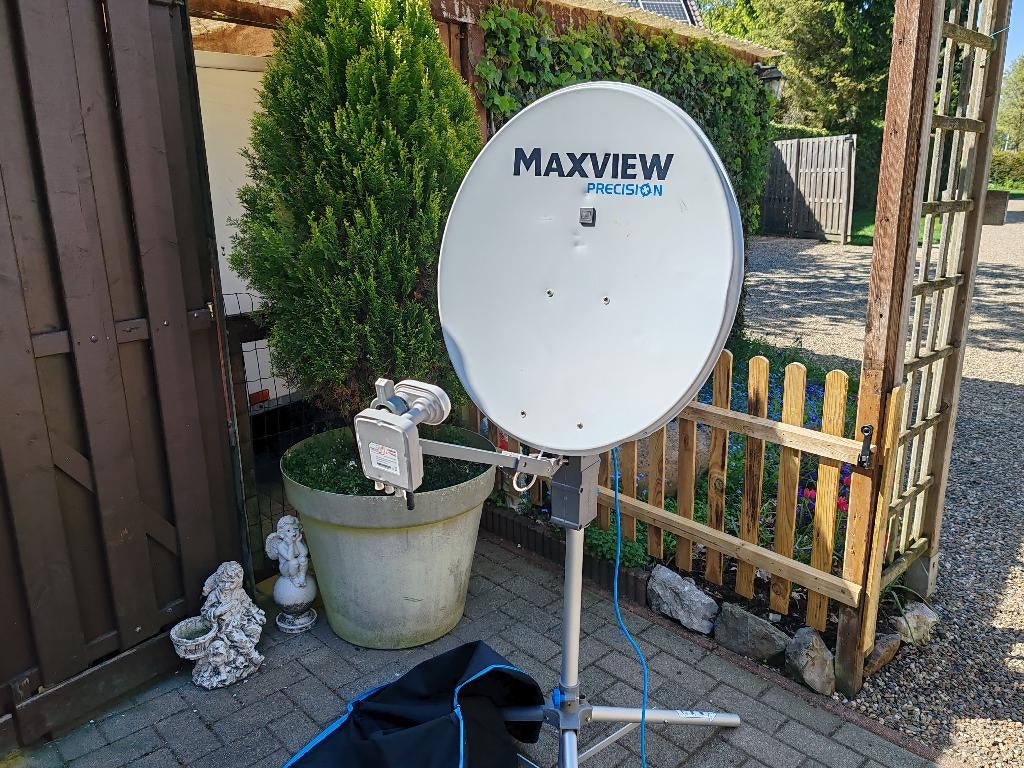 Tv schotel verplaatsbaar, Ophalen, Zo goed als nieuw