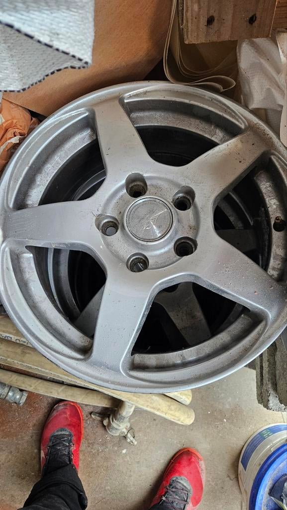 Jante aluminium (adapté pour ancien vw polo)