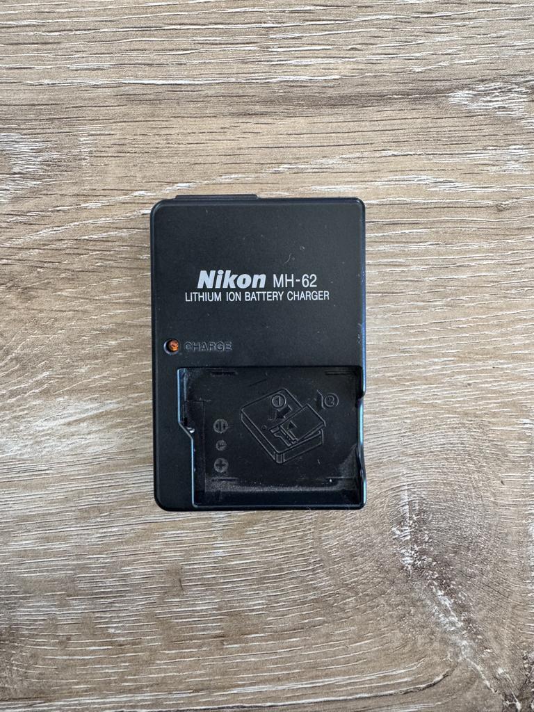 Nikon MH-62 Accu oplader, Ophalen of Verzenden, Gebruikt