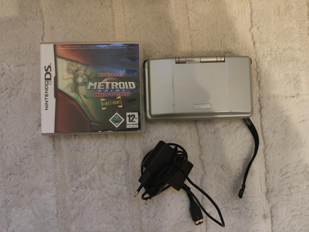 1 console nintendo ds Tank + chargeur, Consoles de jeu & Jeux vidéo