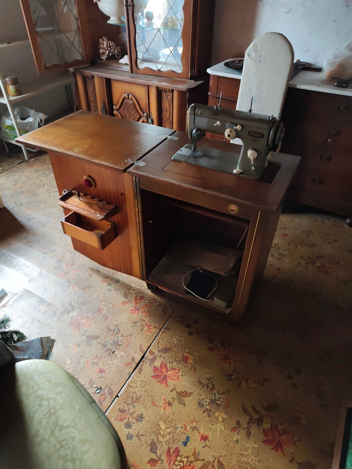 armoire pour machine à coudre, Enlèvement