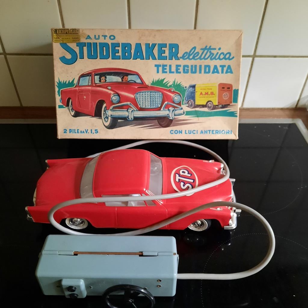 Modèle de voiture avec télécommande (Studebaker). À partir d, Enlèvement ou Envoi