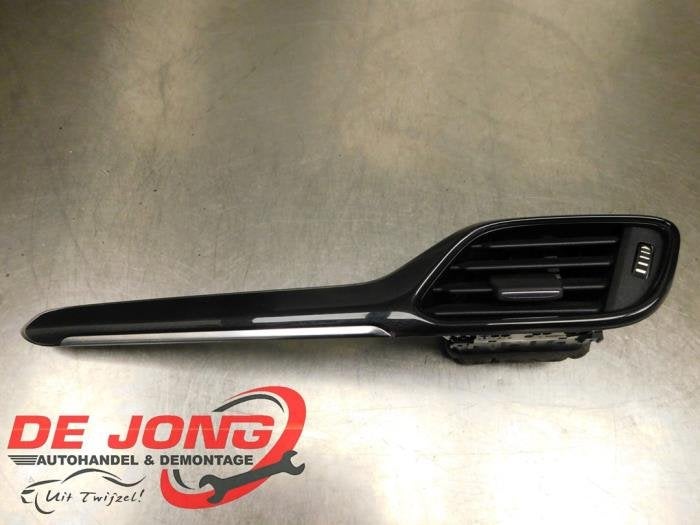 Grille aération tableau de bord d'un Ford Fiesta, -, 3 mois de garantie, -, -