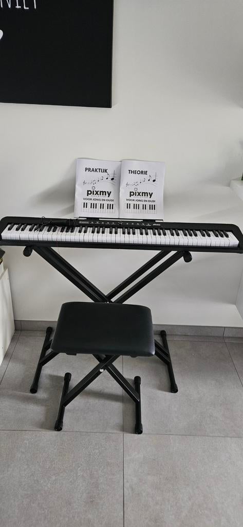 Pixme piano volledig, in nieuwstaat, incl stoeltje, Muziek en Instrumenten, Keyboards, Ophalen